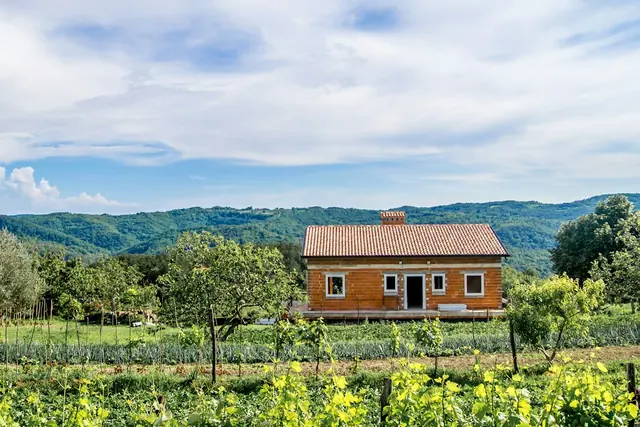 Casa con terreno y frutales
